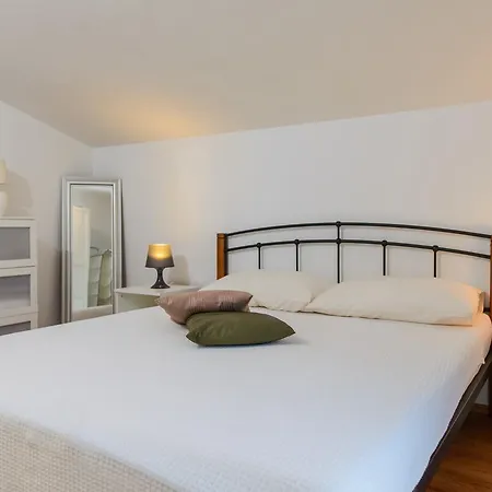 Deluxe Trogir